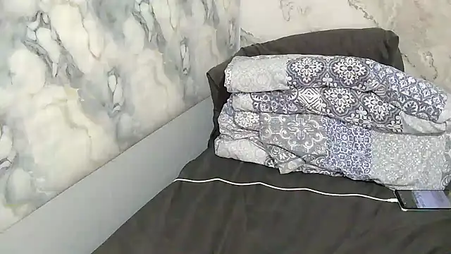 hottestebonybitch (F young) - show pussy