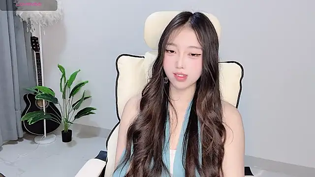 Yukiy8877 live sex cam