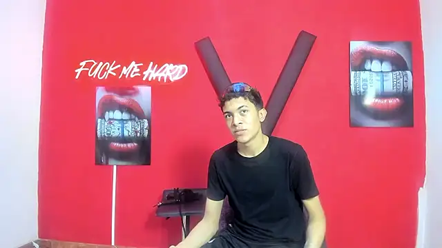 VERY_HOT_GUYS webcam