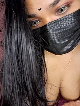 Webcam Model (ariya-03) is live