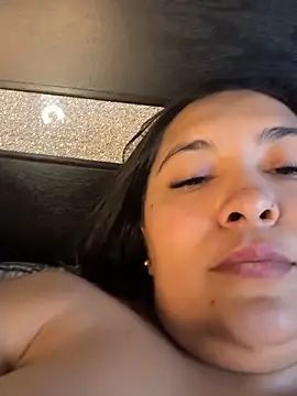 latina_curvy22 Live Webcam on Stripchat