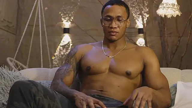 logan_varela - Logan_Varela's free webcam - UK Sex Cams