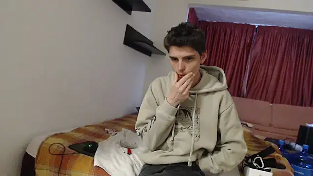 onlysolovicio - OnlySolovicio's free webcam - UK Sex Cams