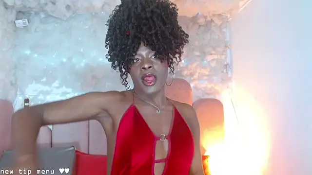 puca_ebony's live cam