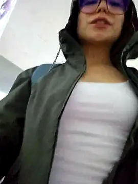 mmm-Virginia live cam profile