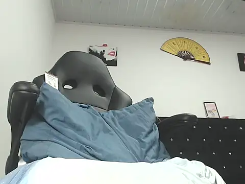 pamelabigcock69 live sex cam