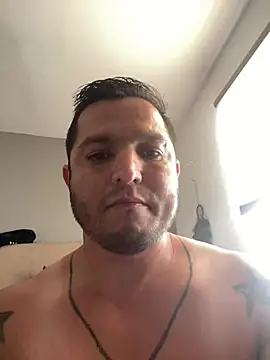 hotb0y18 - HOTB0Y18's free webcam - UK Sex Cams