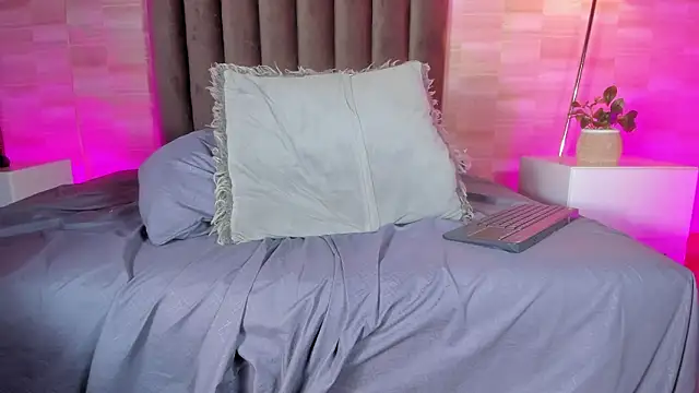 Isaac_Grey's live cam