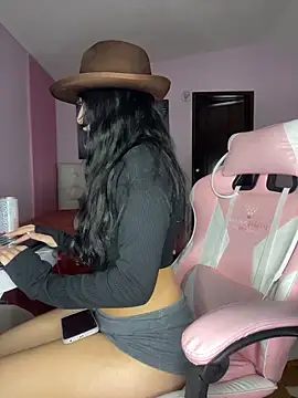 Webcam Model (MayyBonita)  is live.Free join now!