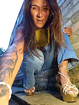 Yuky_ta's Stripchat show and profile