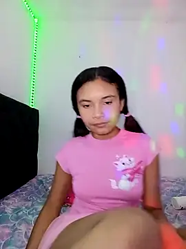 Webcam Model (liz7skinny) is live