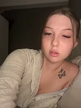 Webcam Model (Bellesweett) is live