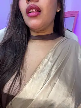 Webcam Model (krishaa_) is live