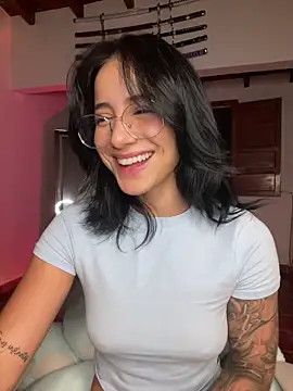 Ale_Lewis Live Webcam on Stripchat