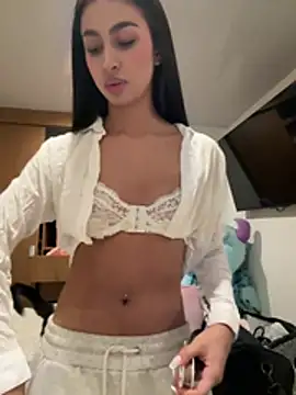 Webcam Model (maddy_bronw_) is live