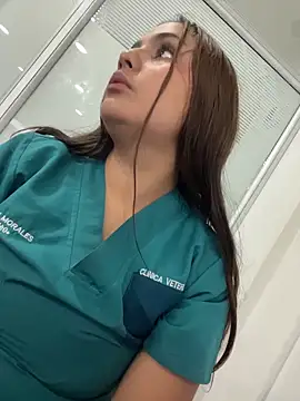 Webcam Model (Noa_Harper-)  is live.Free join now!