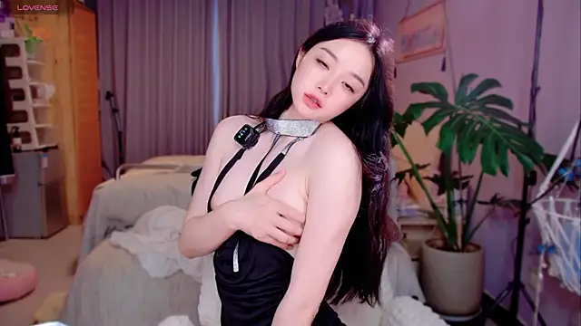 美女JaeHartMorn在线直播