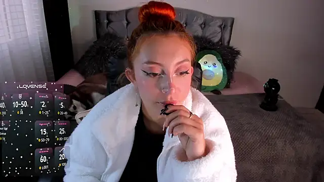 violetaarey - Violetaarey's free webcam