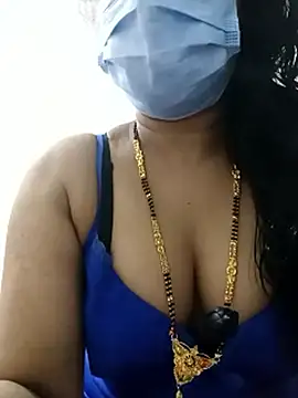 Webcam Model (Chikki_20) is live