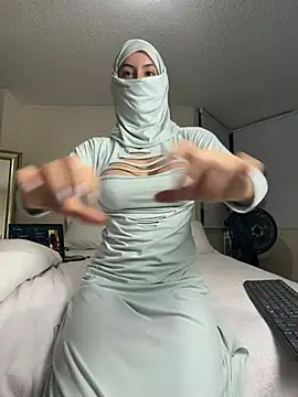 Webcam Model (azzahara-) is live