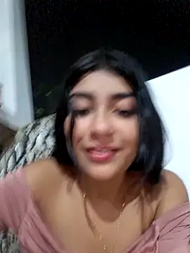 Webcam Model (Sweed-virgin-pussy)  is live.Free join now!