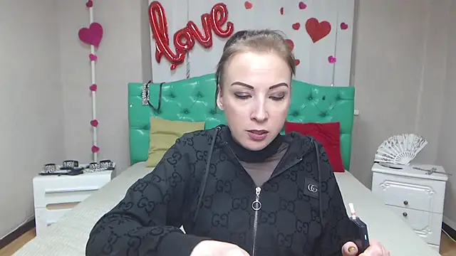 ElizabethSho live sex cam