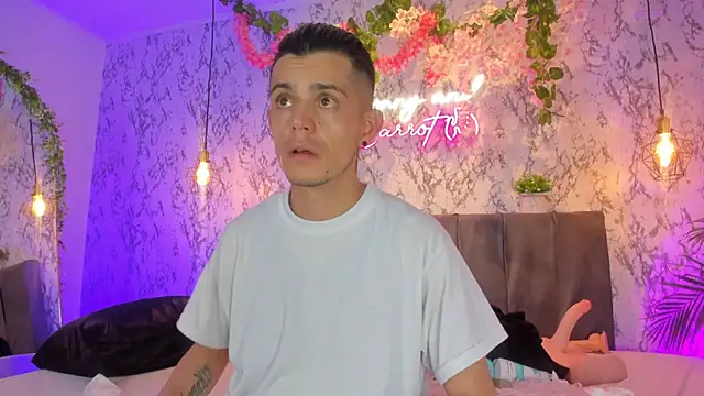 bonny_and_carrot - Bonny_and_carrot's free webcam - UK Sex Cams