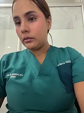 Webcam Model (Noa_Harper-) is live