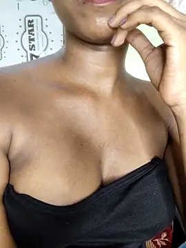 Webcam Model (Simran_0011) is live