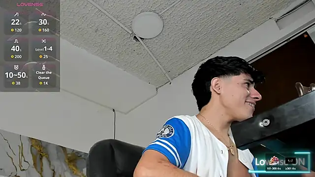 Dyla_n18 live sex cam