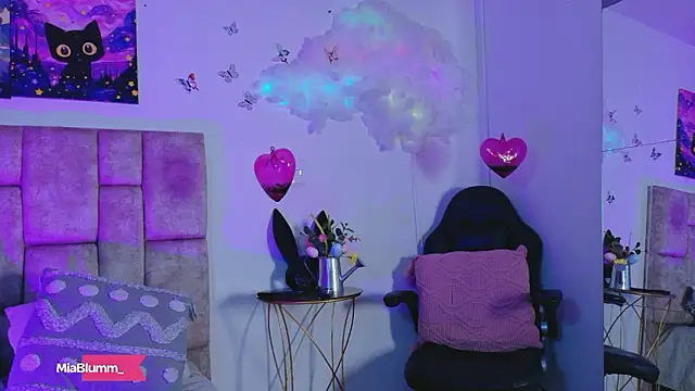 miiablumm_ - MiiaBlumm_'s free webcam - UK Sex Cams
