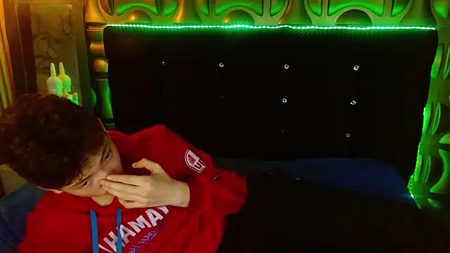 cruz_dante Live Webcam on Stripchat