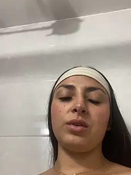 Webcam Model (ArianaDominguezPink_) is live