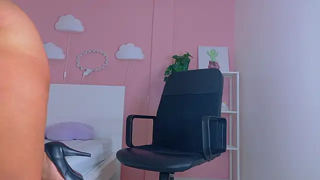 selenegibson__ - SeleneGibson__'s free webcam - UK Sex Cams