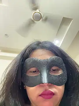 Webcam Model (raavigirl)  is live.Free join now!