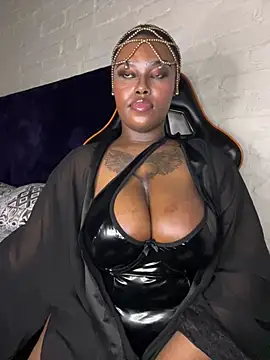 Webcam Model (QUEEN_NOBUHLE_FEMDOM_777)  is live.Free join now!