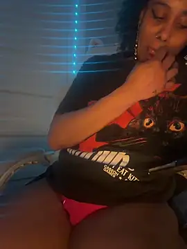 Webcam Model (Lunalovesyou8)  is live.Free join now!