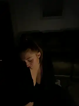 stoner_barbiexx - Stoner_BarbieXX's free webcam - UK Sex Cams