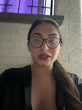 Webcam Model (adara_lennox) is live