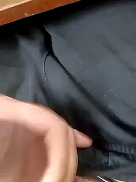 wrong_man25's live cam