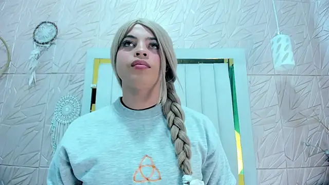 sofia_blakke - Sofia_Blakke's free webcam - UK Sex Cams