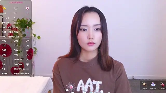 nitamade79 (F young) - 😁不露逼 想看奶去c2c