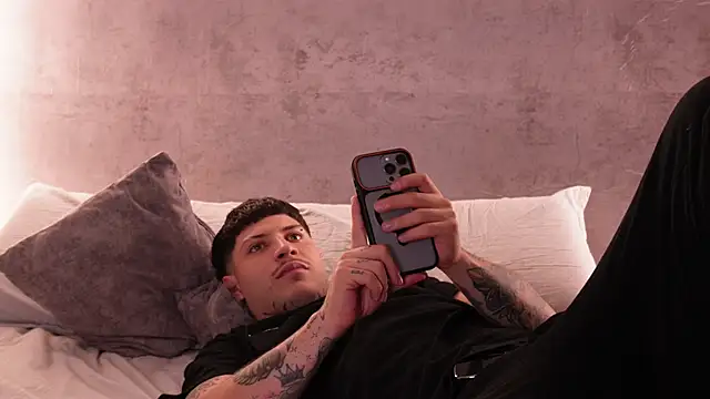 Nicky_and_Blake webcam