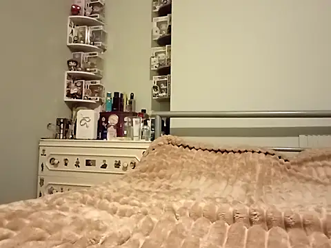 Sofialovee69 live sex cam