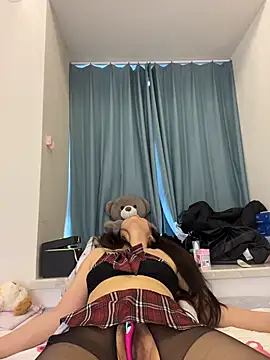 美女lucyxiaolulu在线直播