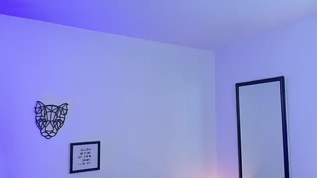 Elian_savoy live sex cam