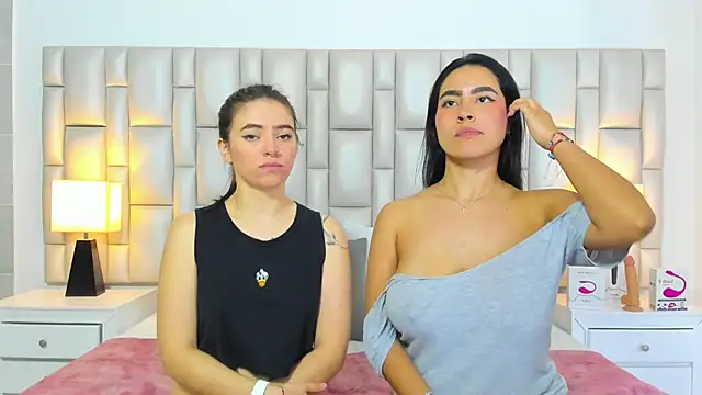 paola_katy_dicks webcam