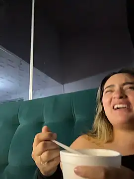 Antonella_Julieta live sex cam