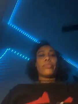 Lunalovesyou8 webcam