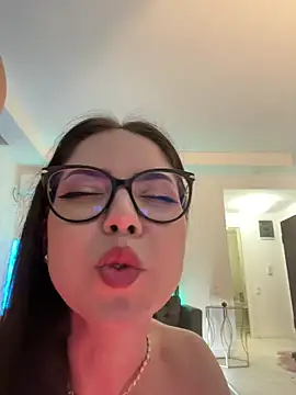 IsabellaEtthan Live Webcam on Stripchat